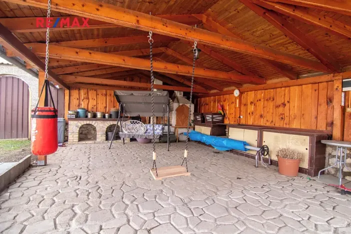 Prodej rodinného domu, Milovice, 249 m2