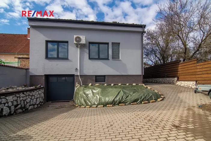 Prodej rodinného domu, Milovice, 249 m2