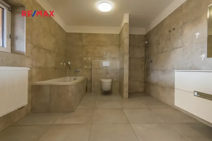 Prodej rodinného domu, Miroslav, Kostelní, 210 m2