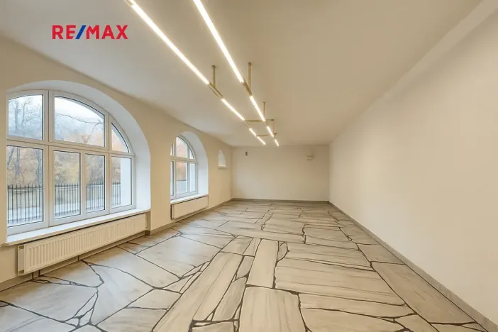 Pronájem obchodního prostoru, Břeclav, Libušina, 55 m2