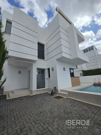 Prodej rodinného domu, Cardedeu, Španělsko, 144 m2