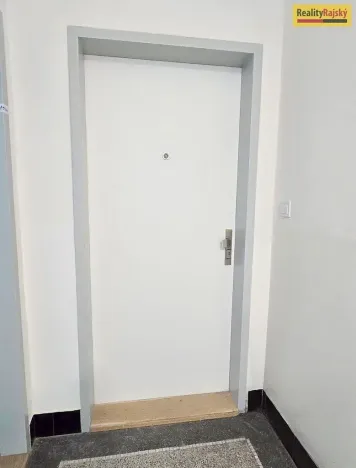 Pronájem bytu 2+kk, Praha - Vršovice, Ukrajinská, 49 m2