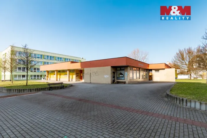 Prodej obchodního prostoru, Frýdek-Místek - Frýdek, Dobrovského, 1150 m2