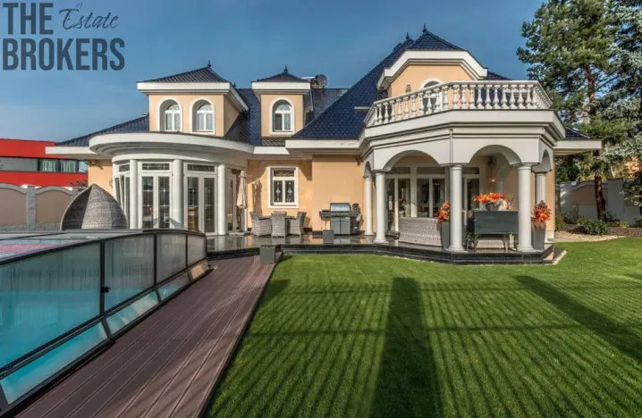 Prodej rodinného domu, Praha - Dolní Měcholupy, U přejezdu, 359 m2