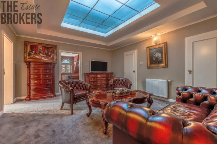 Prodej rodinného domu, Praha - Dolní Měcholupy, U přejezdu, 359 m2