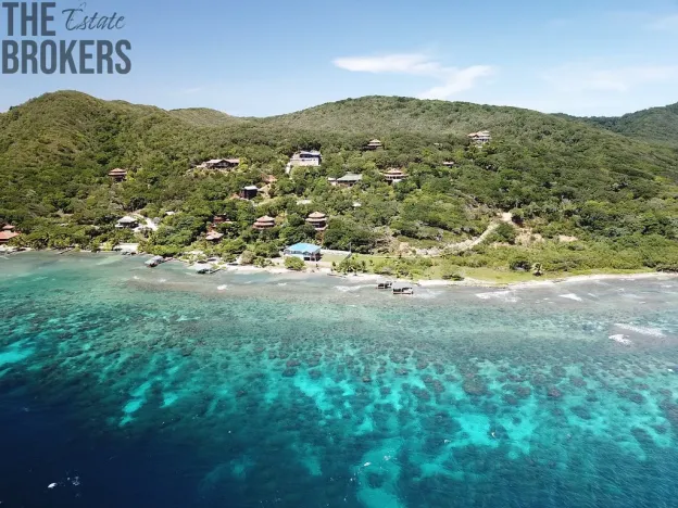 Prodej pozemku, Coxen Hole, Roatán, Honduras, 811 m2