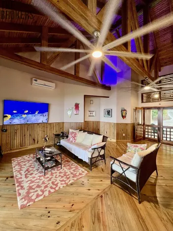 Prodej rodinného domu, Coxen Hole, Roatán, Honduras, 419 m2