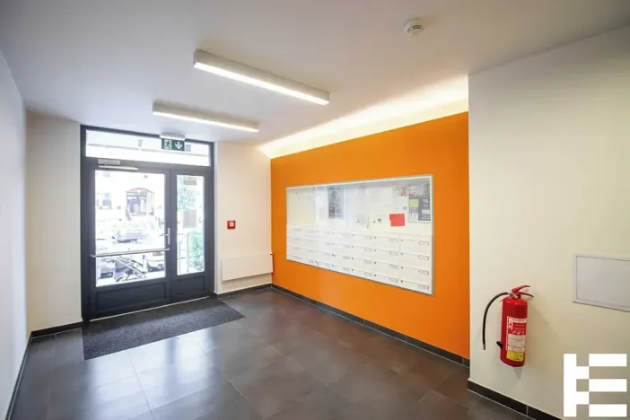 Pronájem bytu 1+kk, Praha - Modřany, Rorýsová, 38 m2