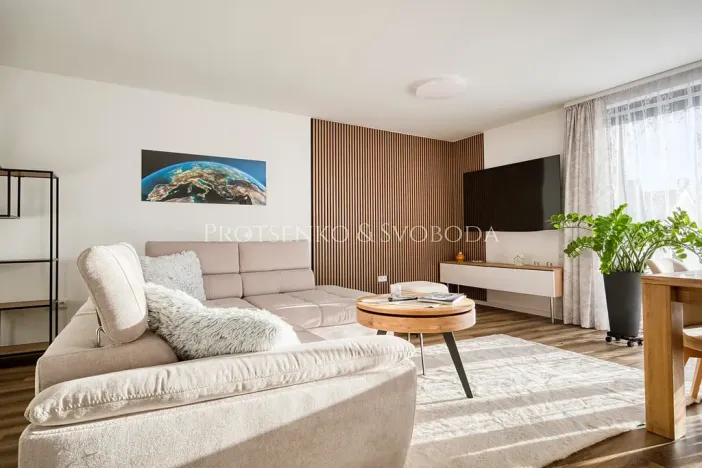 Prodej rodinného domu, Kamenice nad Lipou, nám. Husovo, 210 m2