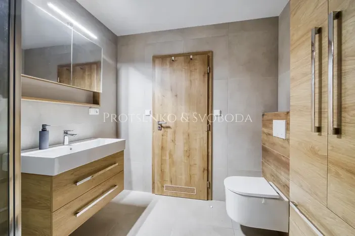 Prodej rodinného domu, Kamenice nad Lipou, nám. Husovo, 210 m2