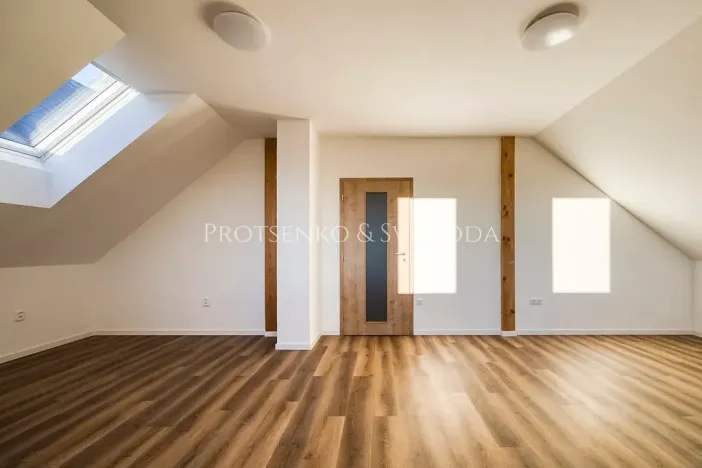 Prodej rodinného domu, Kamenice nad Lipou, nám. Husovo, 210 m2