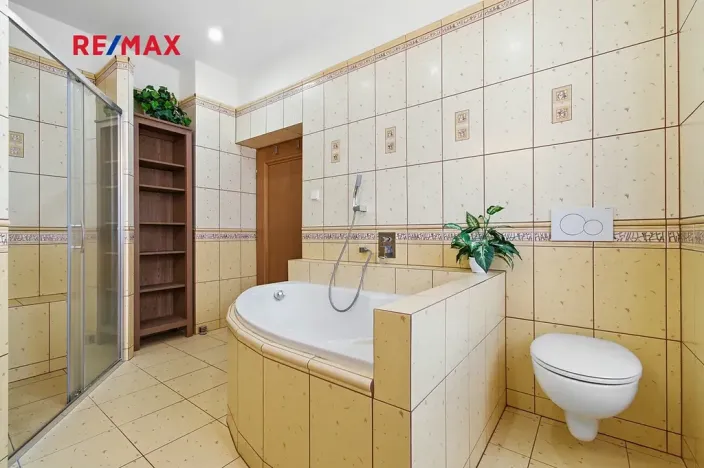 Prodej rodinného domu, Břasy, 298 m2