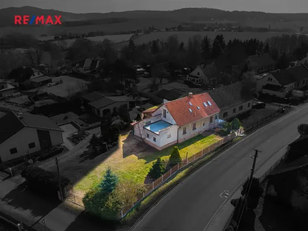 Prodej rodinného domu, Břasy, 298 m2