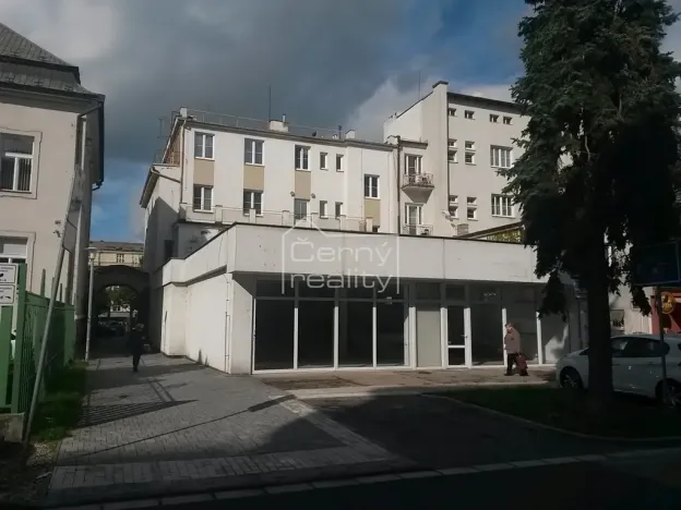 Pronájem obchodního prostoru, Pardubice, Smetanovo náměstí, 398 m2
