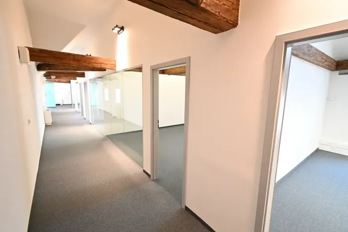 Pronájem kanceláře, Praha - Nové Město, Na příkopě, 215 m2