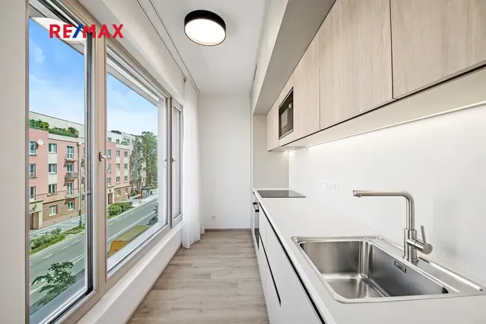 Pronájem bytu 1+kk, Praha - Žižkov, Malešická, 36 m2