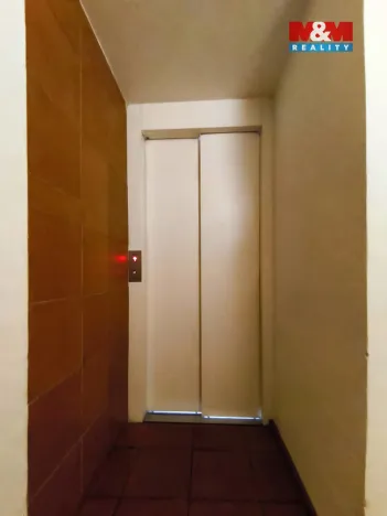 Pronájem bytu 1+kk, Praha - Troja, Povltavská, 66 m2