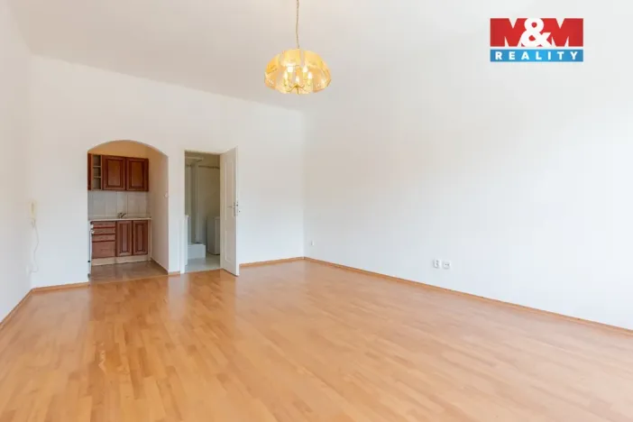 Pronájem bytu 1+kk, Strakonice - Strakonice I, Palackého náměstí, 42 m2