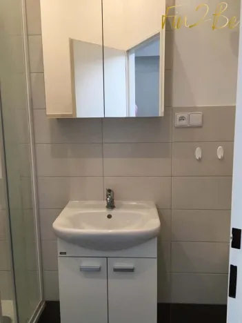 Pronájem bytu 1+1, Praha - Holešovice, Osadní, 38 m2