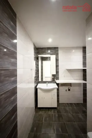 Pronájem bytu 2+1, Kadaň, Chomutovská, 61 m2