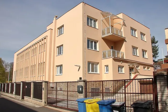 Pronájem kanceláře, Praha - Žižkov, U zásobní zahrady, 276 m2