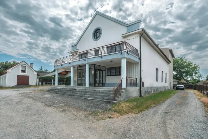 Prodej komerční nemovitosti, Klamoš, 865 m2