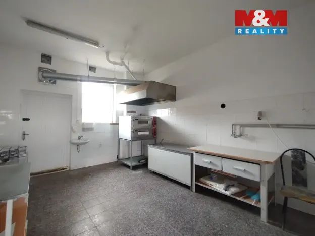 Pronájem obchodního prostoru, Kopřivnice, Smetanova, 582 m2