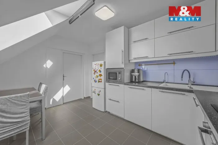 Prodej bytu 2+1, Nehvizdy, Gabčíkova, 50 m2