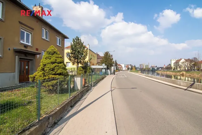 Pronájem bytu 2+1, Břeclav, nábř. Komenského, 57 m2