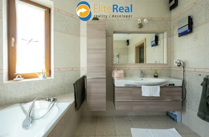 Prodej vícegeneračního domu, Příkazy, 344 m2