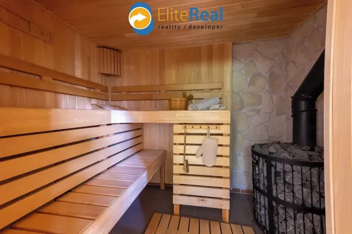 Prodej vícegeneračního domu, Příkazy, 344 m2