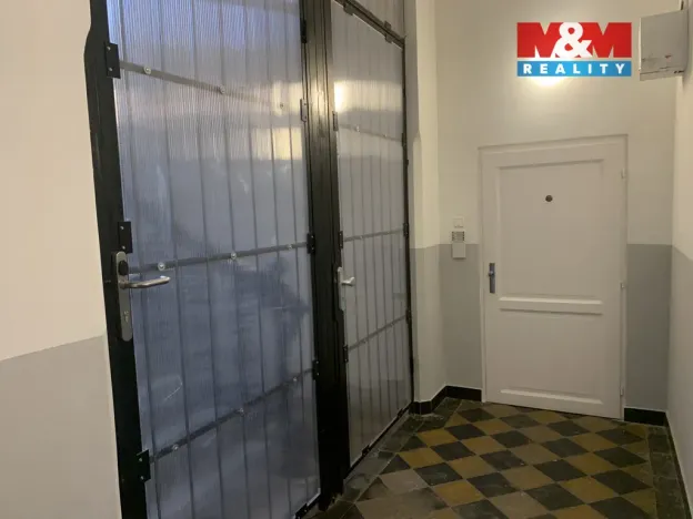 Pronájem kanceláře, Praha - Vinohrady, Sarajevská, 79 m2