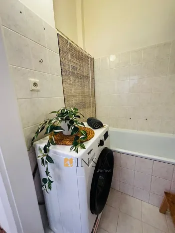 Pronájem bytu 1+1, Praha - Holešovice, Stupkova, 42 m2