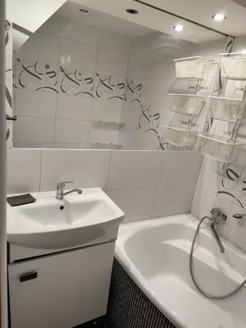 Prodej bytu 2+1, Desná, Poštovní, 66 m2