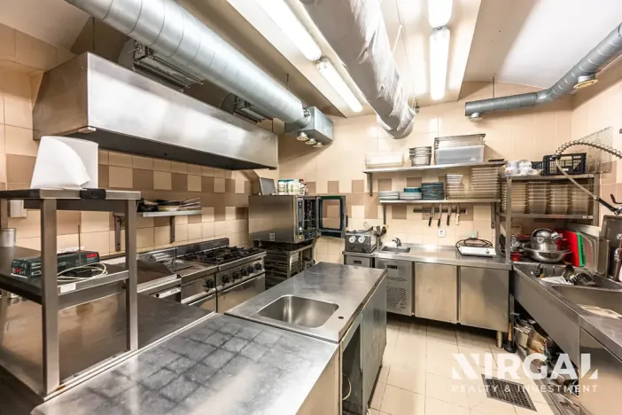 Pronájem restaurace, Praha - Vinohrady, Balbínova, 198 m2