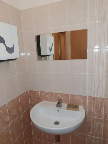 Pronájem obchodního prostoru, Praha - Holešovice, Na ovčinách, 35 m2