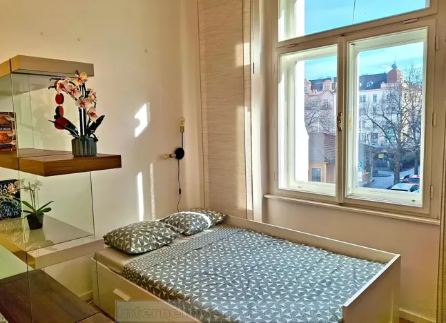 Pronájem bytu 1+kk, Praha - Nusle, náměstí Bratří Synků, 23 m2