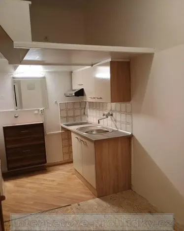 Pronájem bytu 1+kk, Praha - Břevnov, Na dělostřílnách, 17 m2