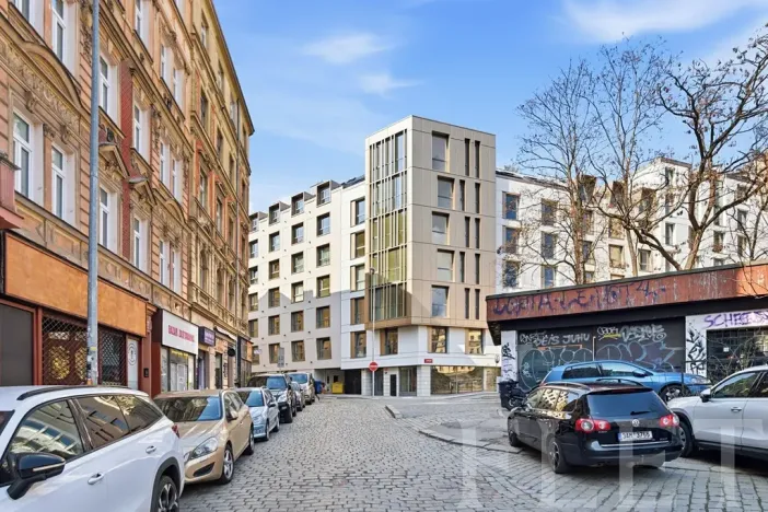 Pronájem bytu 1+kk, Praha - Vršovice, Krymská, 30 m2