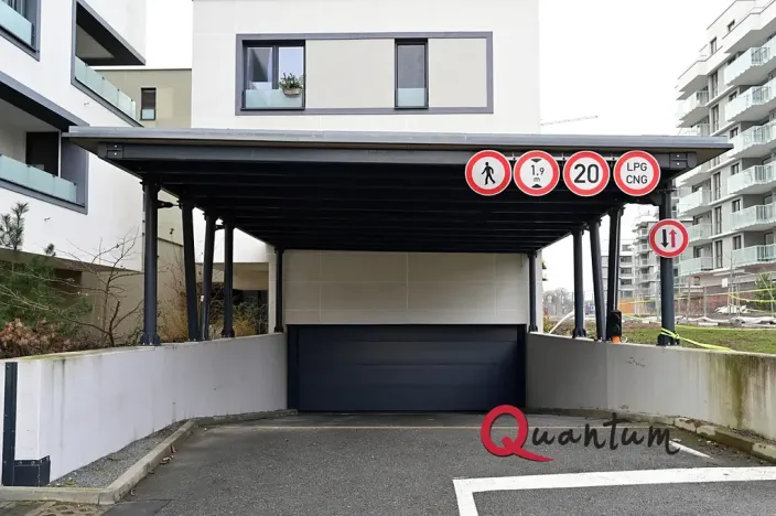 Pronájem garážového stání, Praha - Stodůlky, Svitákova, 14 m2