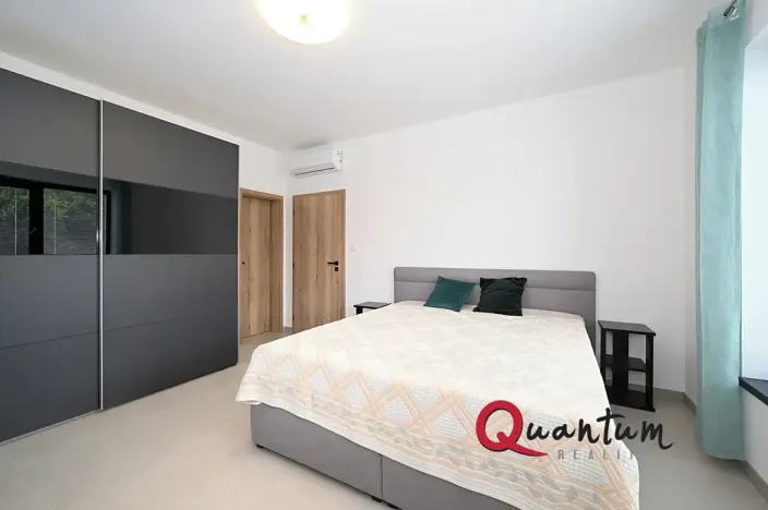 Pronájem rodinného domu, Šestajovice, Konopišťská, 250 m2