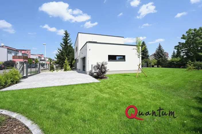 Pronájem rodinného domu, Šestajovice, Konopišťská, 250 m2