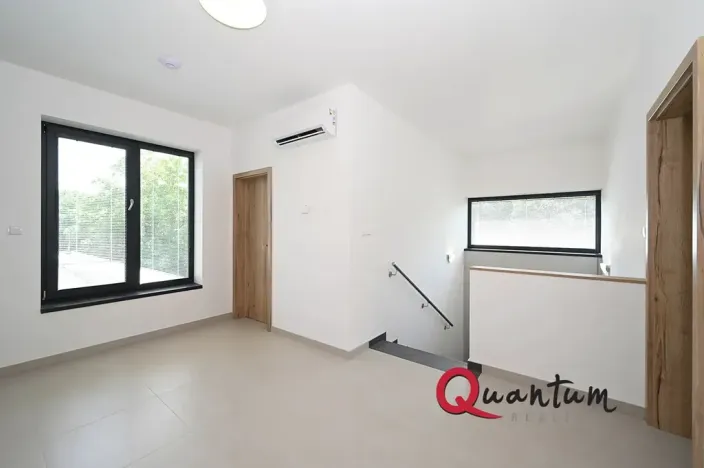 Pronájem rodinného domu, Šestajovice, Konopišťská, 250 m2