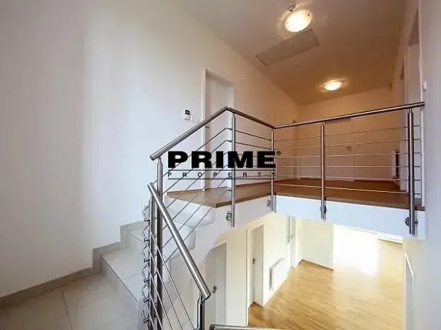 Pronájem rodinného domu, Praha, Ke smrčině, 270 m2