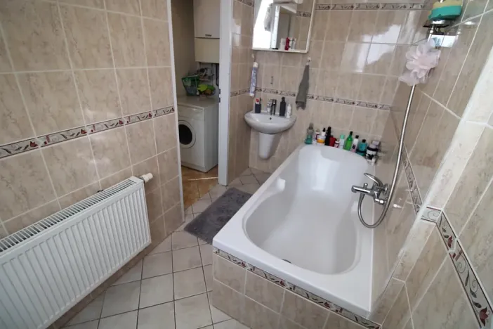 Prodej bytu 2+1, Karlovy Vary, Kolmá, 97 m2