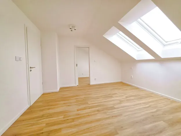 Pronájem rodinného domu, Zeleneč, 170 m2