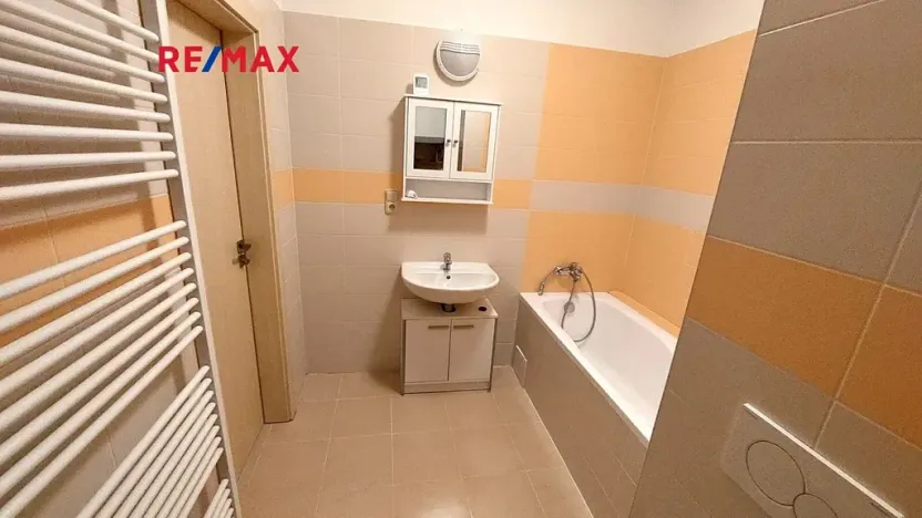 Pronájem bytu 2+kk, Rousínov, 40 m2