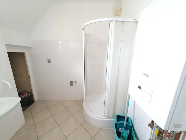 Pronájem kanceláře, Praha - Smíchov, Na Hřebenkách, 200 m2