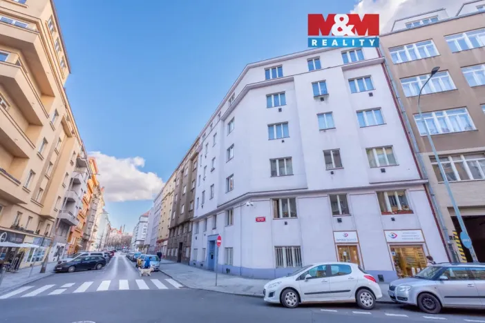 Pronájem bytu 1+kk, Praha - Dejvice, Kafkova, 33 m2