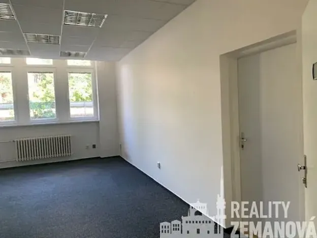 Pronájem kanceláře, Praha - Žižkov, U zásobní zahrady, 347 m2